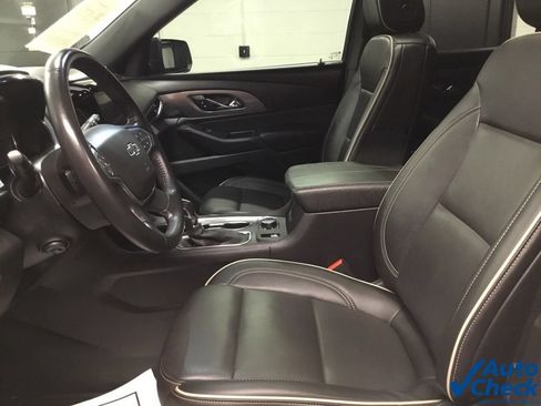 Used 2022 Chevrolet Traverse Premier w/ Redline Edition AWD/4WD image 25