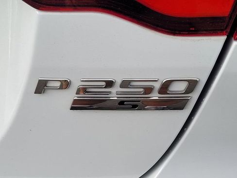 Used 2020 Jaguar XE S image 10