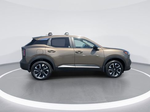 New 2026 Nissan Kicks SV w/ Cold Weather Package AWD/4WD image 9