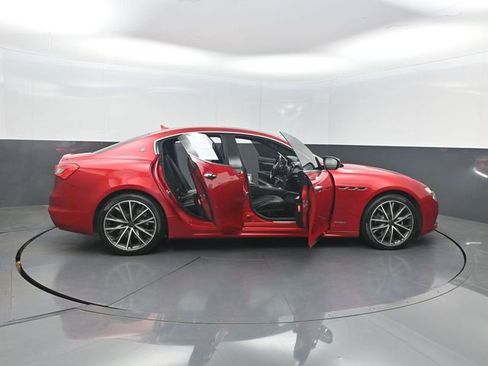 Used 2019 Maserati Ghibli S GranSport RWD image 37