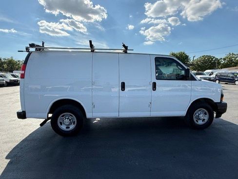 Used 2018 Chevrolet Express 2500 w/ Driver Convenience Package image 5