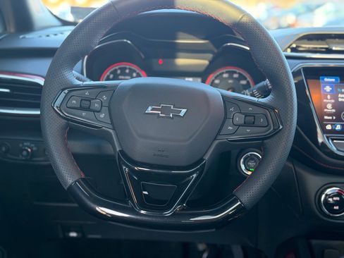 Used 2023 Chevrolet TrailBlazer RS w/ Sun and Liftgate Package image 16