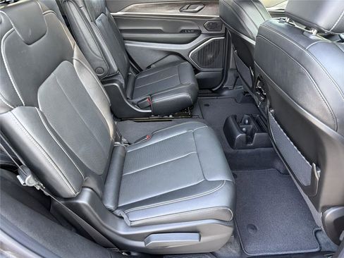 New 2026 Jeep Grand Cherokee L Limited image 12