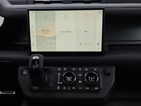 Used 2025 Land Rover Defender 110 AWD/4WD image 19