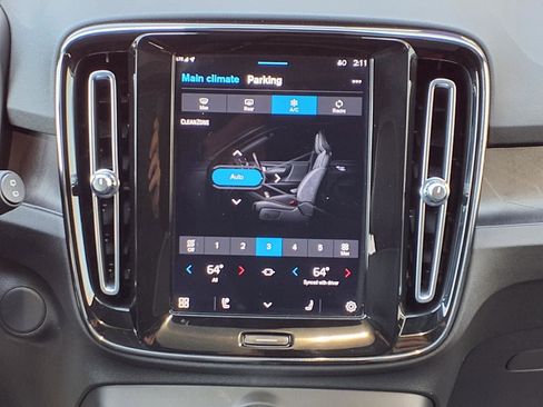 Certified 2023 Volvo XC40 Recharge Ultimate image 17