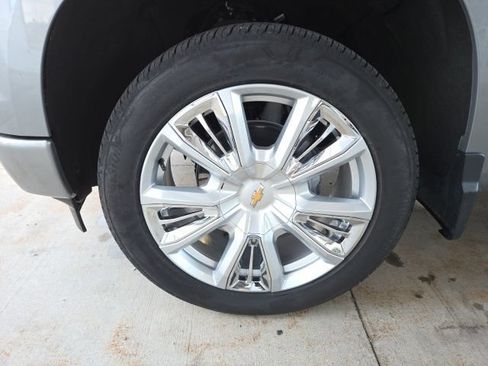 Used 2024 Chevrolet Silverado 1500 High Country AWD/4WD image 77