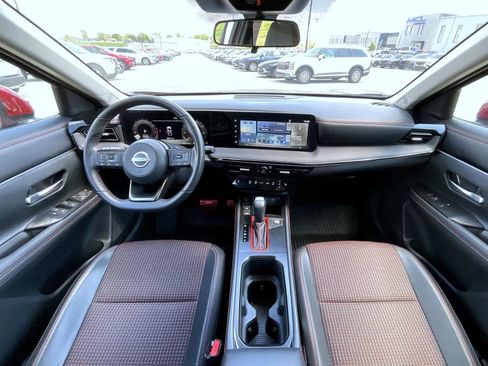Used 2025 Nissan Kicks SR w/ SR Premium Package AWD/4WD image 15