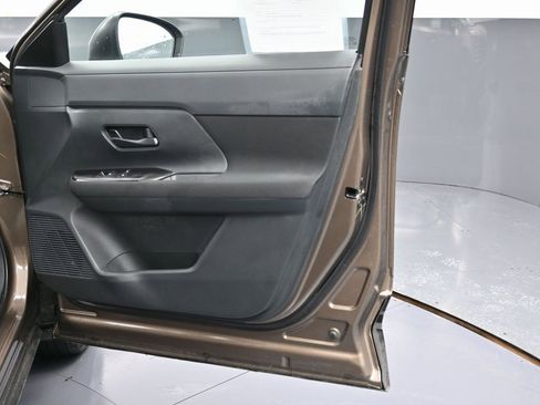 Used 2025 Nissan Kicks S image 33