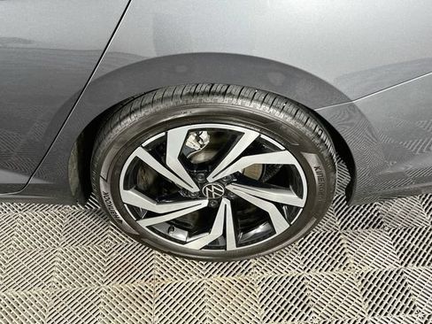 Used 2025 Volkswagen Jetta SEL FWD image 33