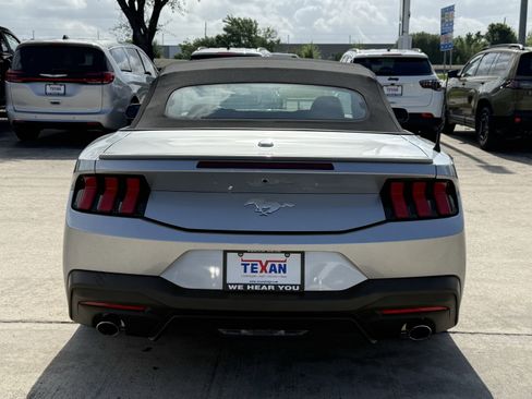 Used 2025 Ford Mustang Premium image 6