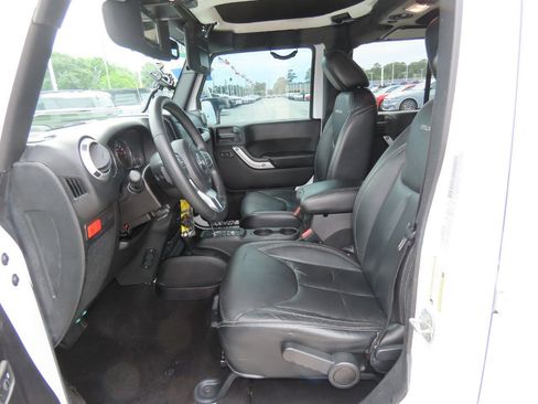 Used 2016 Jeep Wrangler Unlimited Rubicon AWD/4WD image 25