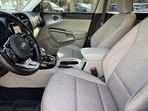 Used 2020 Kia Soul EX image 18