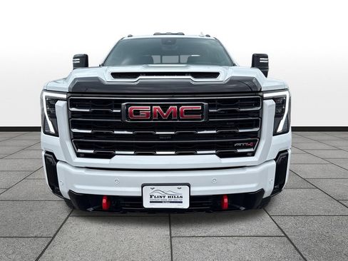 Used 2025 GMC Sierra 2500 AT4 w/ Technology Package AWD/4WD image 8