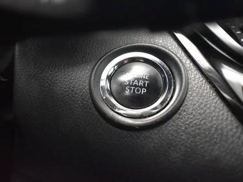 Used 2021 Toyota C-HR XLE image 29