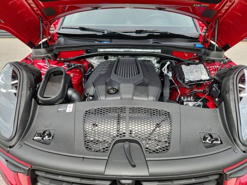 New 2026 Porsche Macan image 47