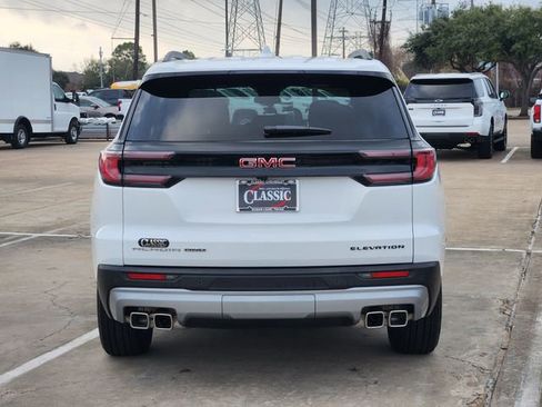 Used 2025 GMC Acadia Elevation image 6