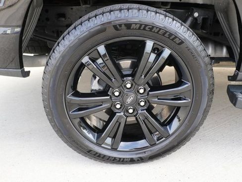 Used 2025 Ford F150 Lariat w/ Equipment Group 502A High AWD/4WD image 8