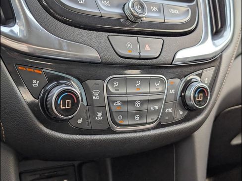 Used 2024 Chevrolet Equinox Premier FWD image 17