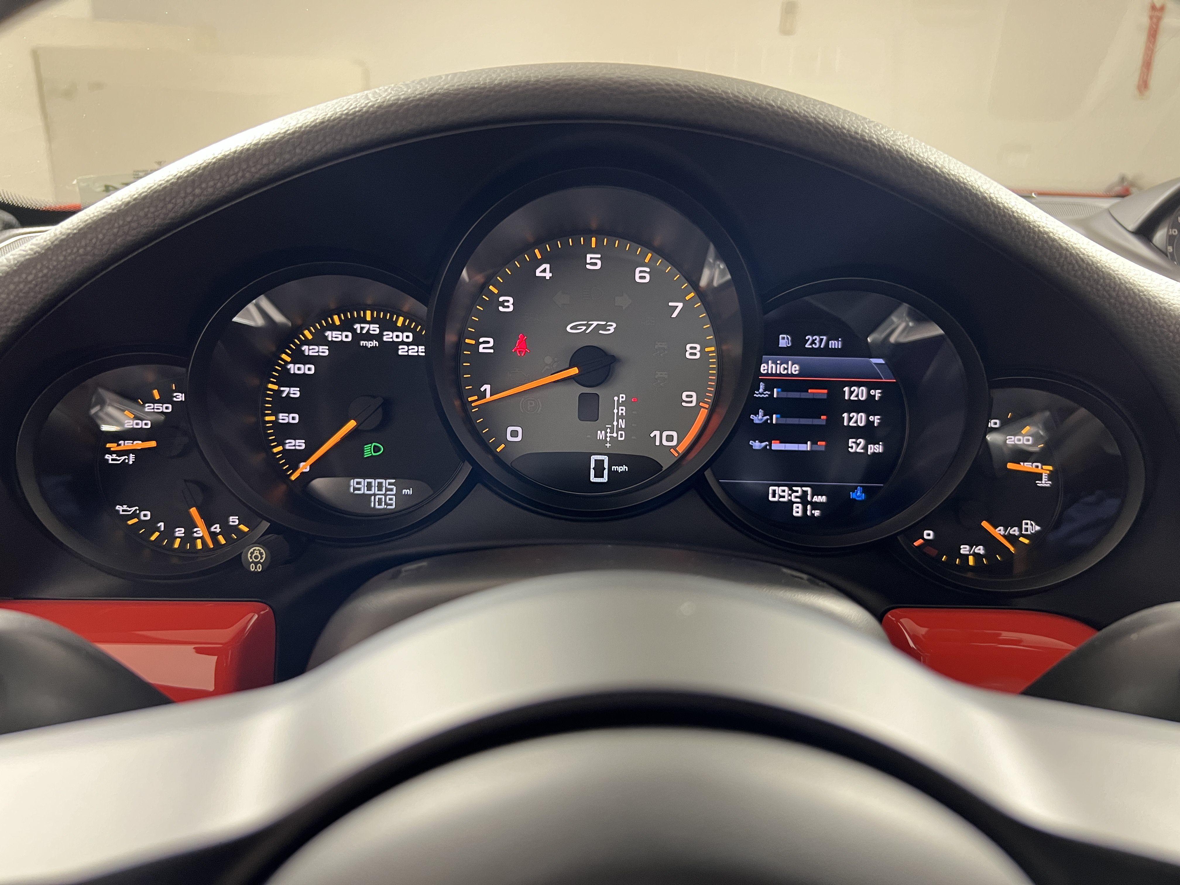 Certified 2018 Porsche 911 GT3 RWD image 18