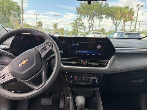 Certified 2025 Chevrolet TrailBlazer LT AWD/4WD image 8