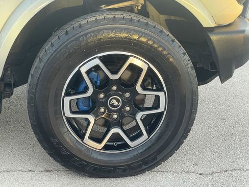 Used 2023 Ford Bronco Outer Banks image 35