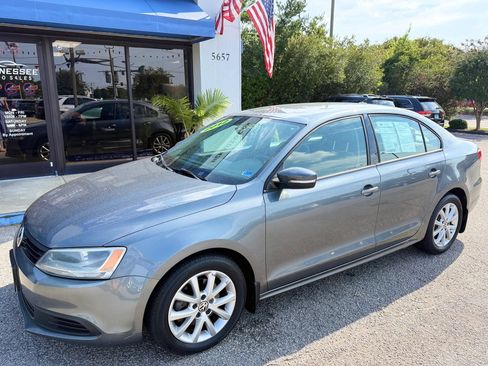 Used 2012 Volkswagen Jetta SE FWD image 9