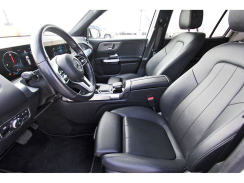 Used 2023 Mercedes-Benz GLB 250 4MATIC image 6