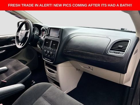 Used 2019 Dodge Grand Caravan SE w/ UConnect Hands-Free Group FWD image 29