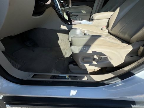 Used 2015 Cadillac SRX Performance w/ Driver Awareness Package image 7