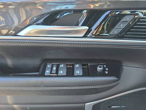 Used 2024 Jeep Wagoneer 4WD image 30