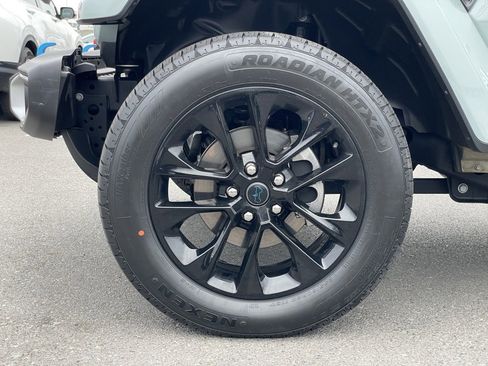 Used 2024 Jeep Wrangler Unlimited Sahara image 12