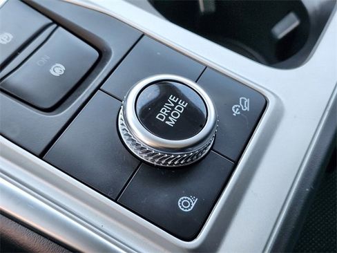 Certified 2022 Ford Explorer XLT w/ Equipment Group 202A image 27