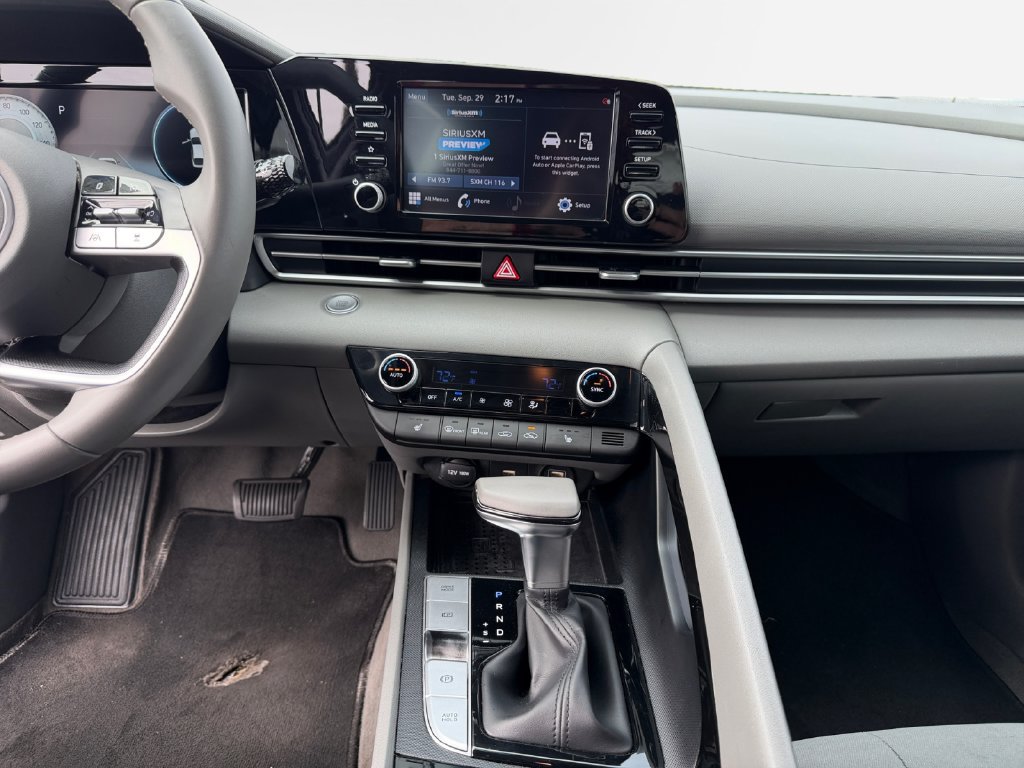 Used 2021 Hyundai Elantra SEL w/ Convenience + Premium Package FWD image 22