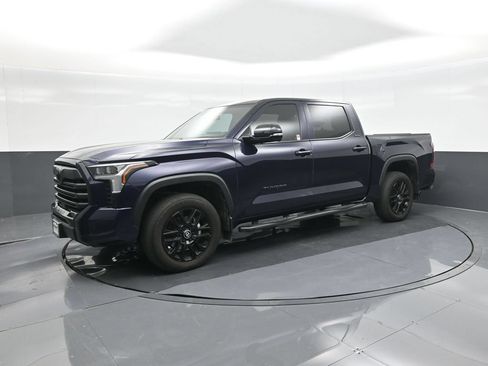 Used 2025 Toyota Tundra Limited AWD/4WD image 34
