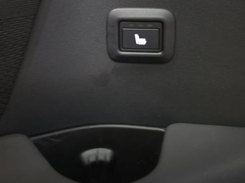 Used 2023 Land Rover Defender 130 SE AWD/4WD image 46
