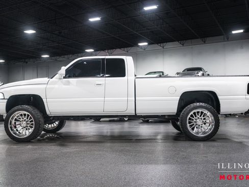 Used 1999 Dodge Ram 2500 Truck ST AWD/4WD image 2