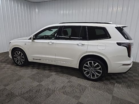 Used 2021 Cadillac XT6 Sport AWD/4WD image 4
