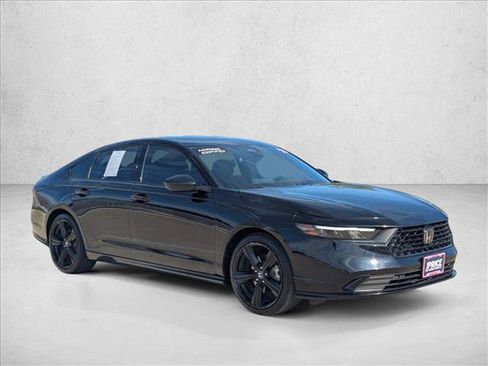Used 2023 Honda Accord Sport image 3