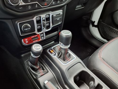Used 2020 Jeep Gladiator Rubicon w/ Safety Group AWD/4WD image 25