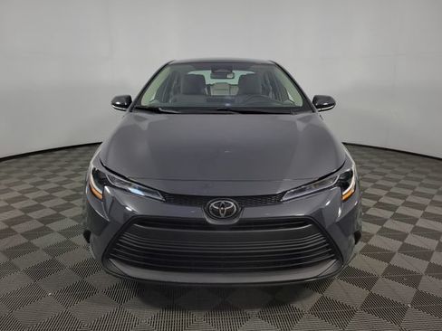 Used 2025 Toyota Corolla LE FWD image 2