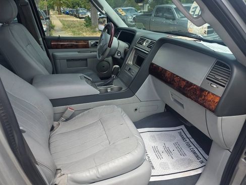 Used 2004 Lincoln Navigator Luxury AWD/4WD image 18