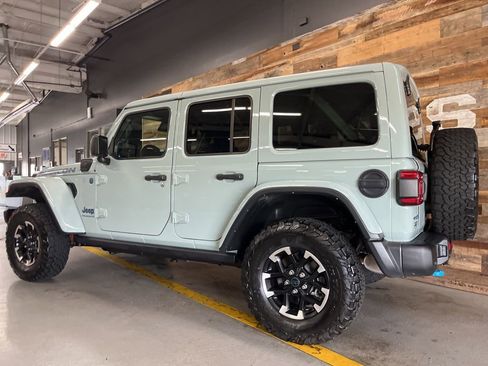Used 2024 Jeep Wrangler Unlimited Rubicon 4xe AWD/4WD image 22
