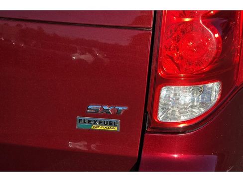 Used 2018 Dodge Grand Caravan SXT image 28