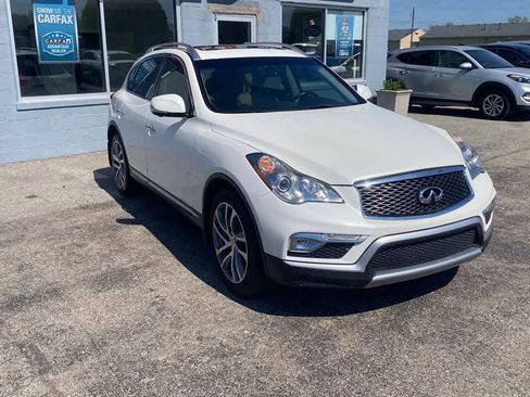 Used 2017 INFINITI QX50 2WD w/ Premium Plus Package image 9