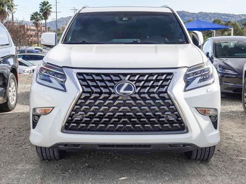 Used 2021 Lexus GX 460 Premium w/ Premium Package image 3