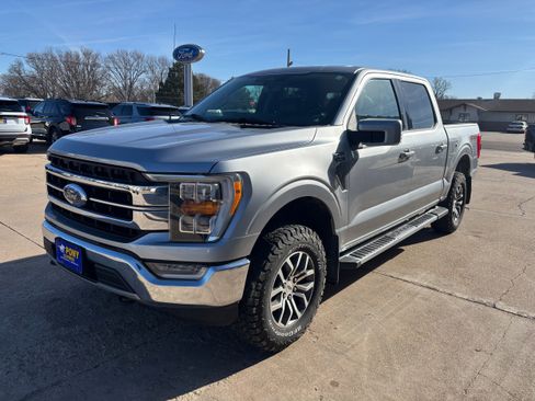Used 2021 Ford F150 Lariat w/ Equipment Group 501A Mid image 8