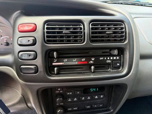 Used 2002 Chevrolet Tracker LT RWD image 26