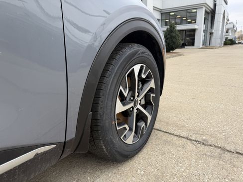 Used 2023 Kia Sportage EX image 19