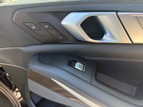 Used 2020 BMW X7 xDrive50i image 17