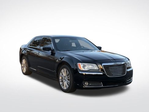 Used 2014 Chrysler 300 AWD w/ Driver Convenience Group image 13